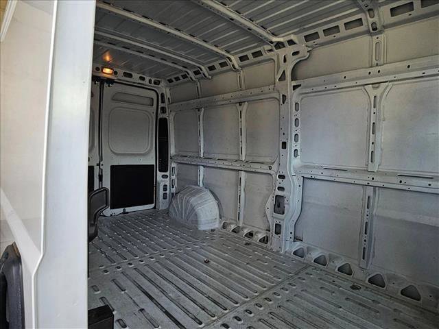Used 2023 RAM ProMaster 2500 image 21