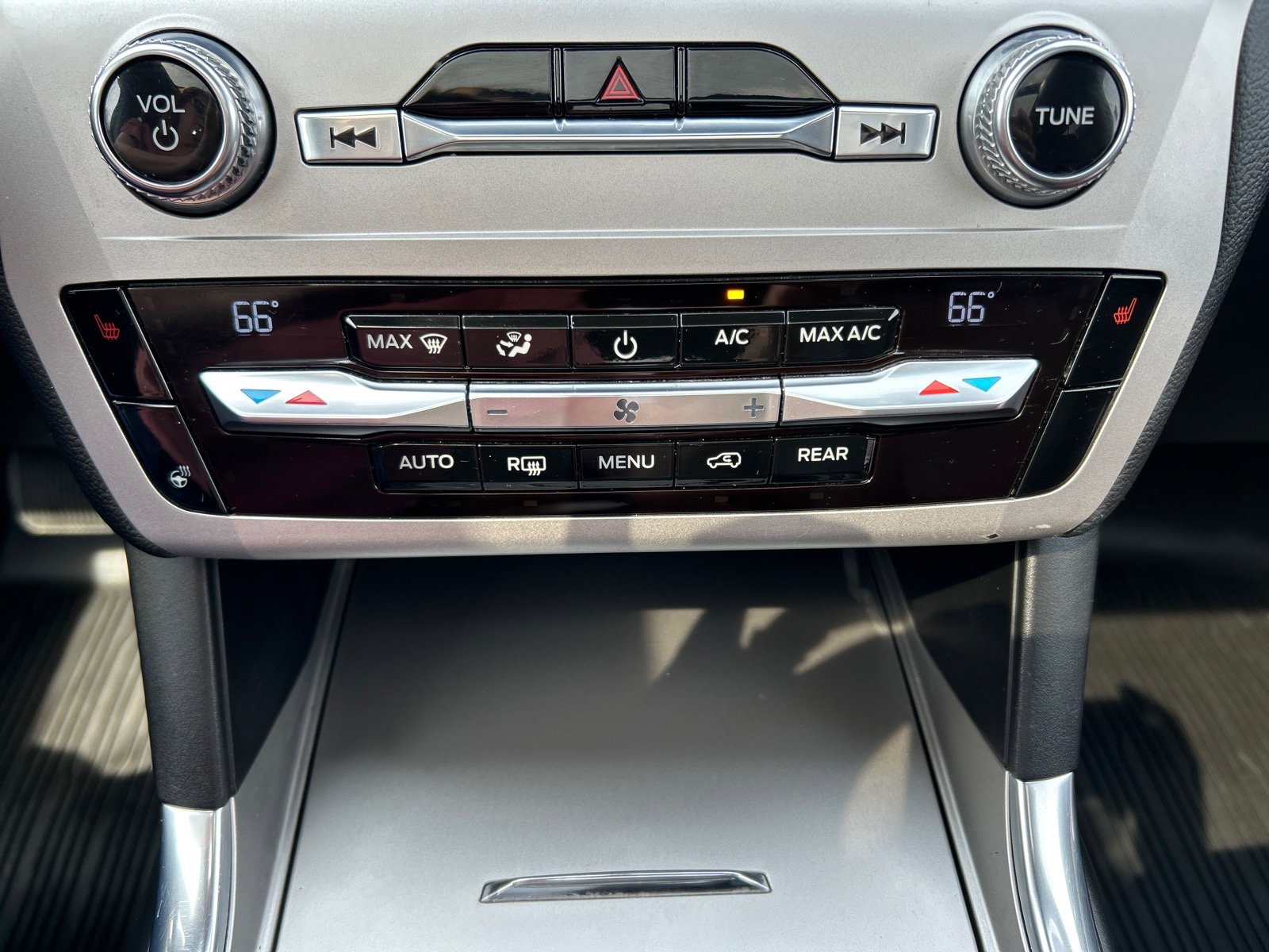 Certified 2021 Ford Explorer XLT w/ Equipment Group 202A image 31