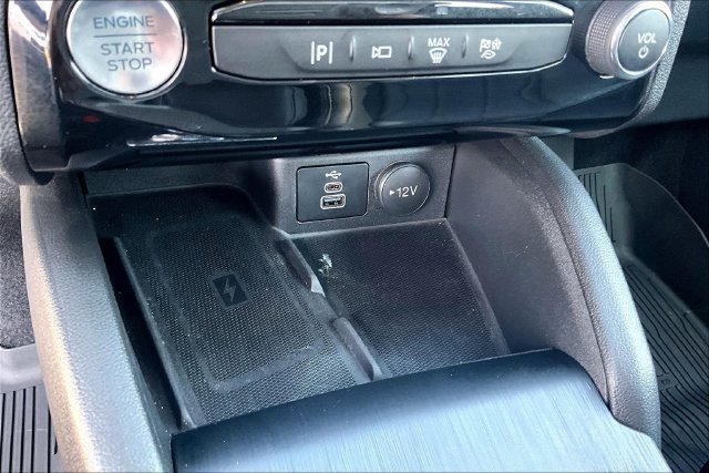 Certified 2025 Ford Escape SE w/ PHEV Premium Package FWD image 20