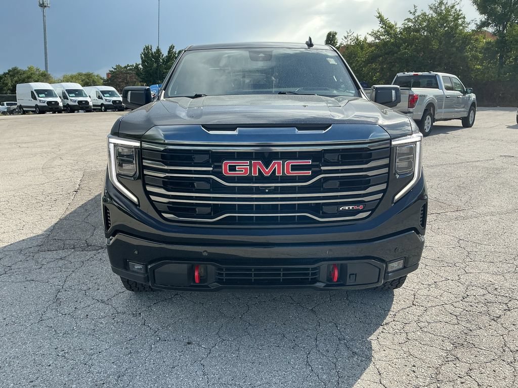 Used 2024 GMC Sierra 1500 AT4 w/ Technology Package AWD/4WD image 8