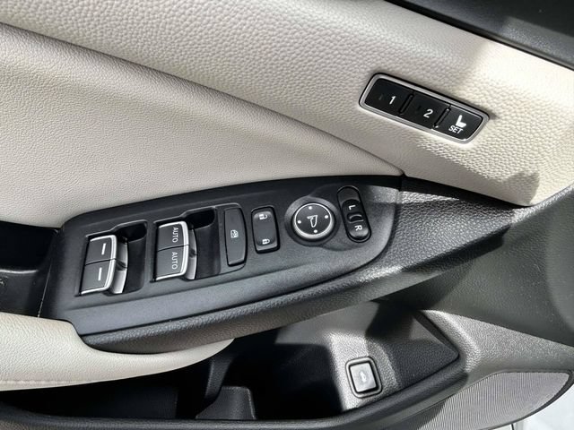 Used 2022 Honda Accord Touring image 16