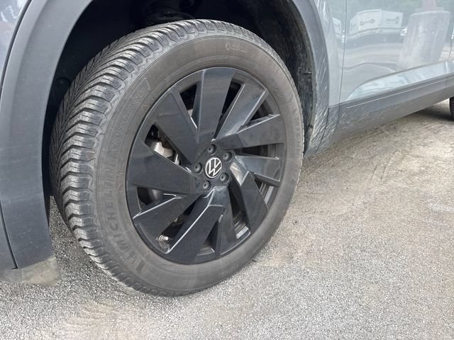 Used 2024 Volkswagen Atlas Cross Sport SE AWD/4WD image 9