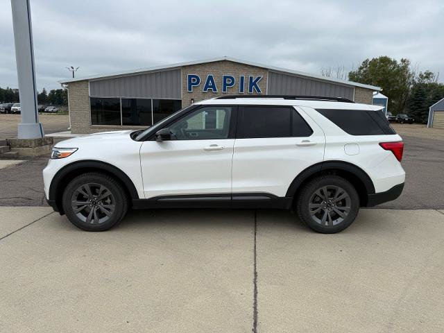 Certified 2023 Ford Explorer XLT w/ Equipment Group 202A AWD/4WD image 3