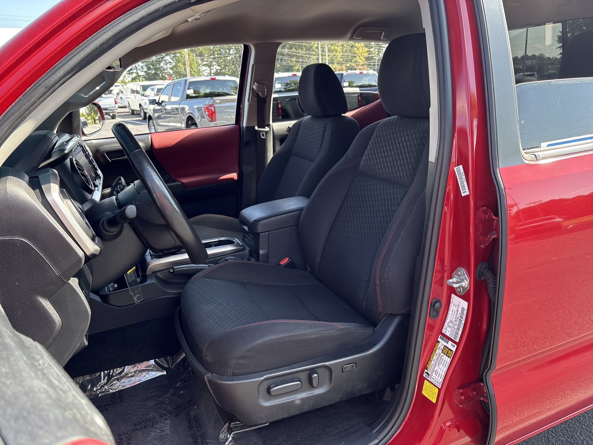 Used 2022 Toyota Tacoma SR5 w/ Technology Package RWD image 14