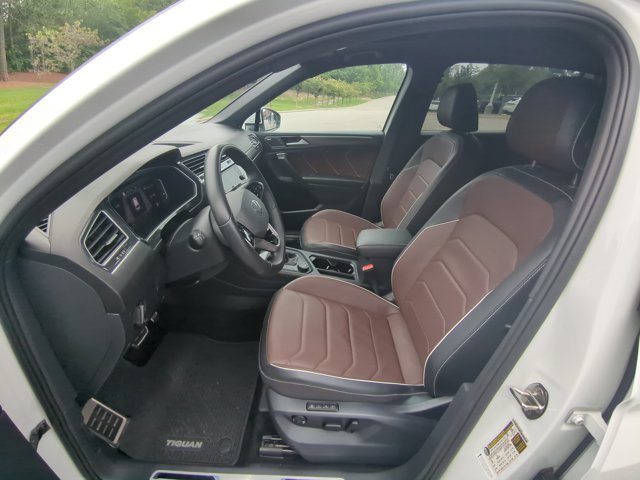 Used 2024 Volkswagen Tiguan SEL R-Line AWD/4WD image 15