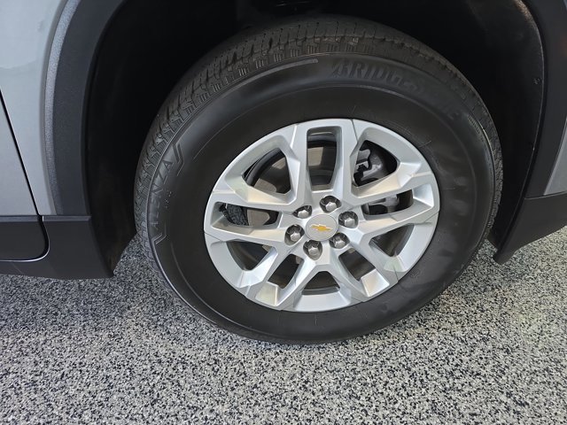 Used 2023 Chevrolet Traverse LS w/ Safety Package image 11