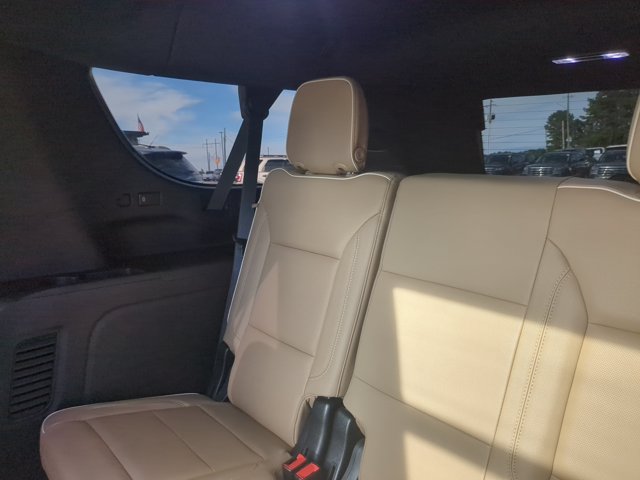 Used 2023 Chevrolet Suburban Premier w/ Premium Package AWD/4WD image 33