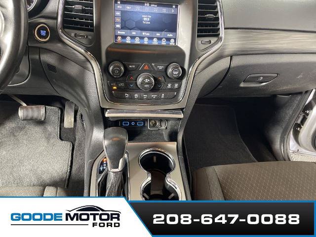 Used 2021 Jeep Grand Cherokee Laredo AWD/4WD image 17