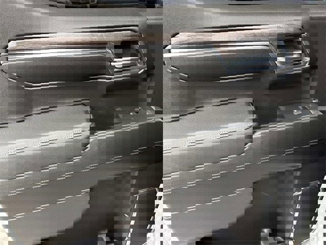 Used 2023 Chevrolet Silverado 1500 LTZ image 18