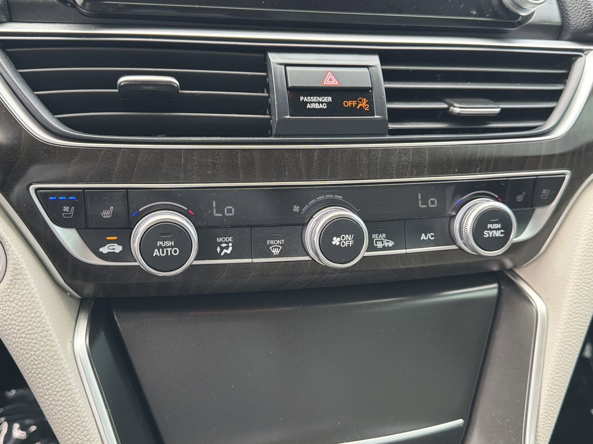 Used 2020 Honda Accord Touring image 9