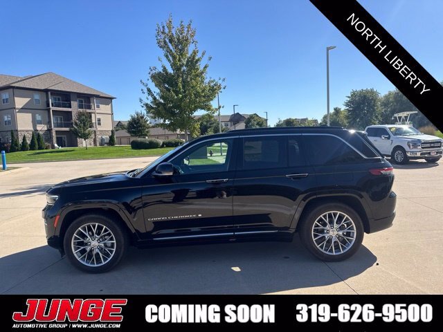 Used 2024 Jeep Grand Cherokee Summit AWD/4WD image 4