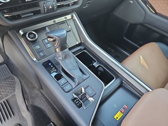Used 2025 Lexus GX 550 w/ Accessory Package (2T) AWD/4WD image 31
