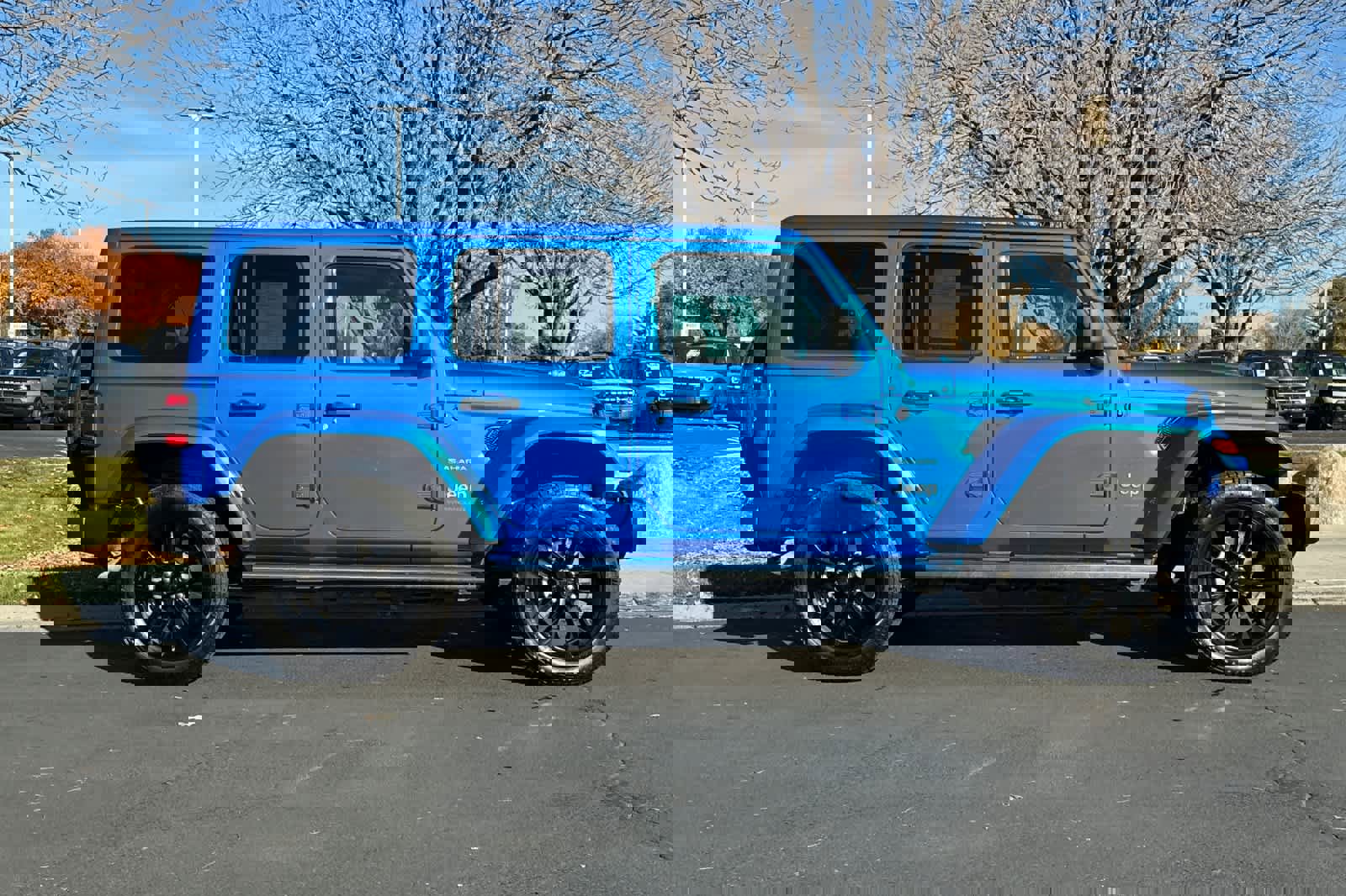 Used 2021 Jeep Wrangler Unlimited Sahara w/ Cold Weather Group image 6