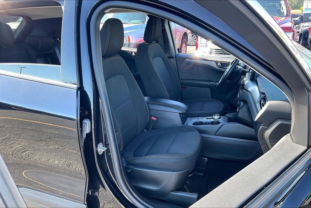 Certified 2023 Ford Escape Active AWD/4WD image 6