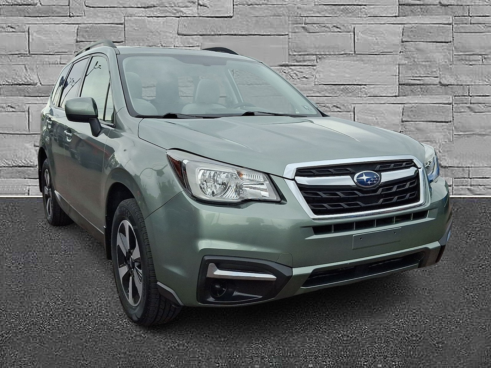 Used 2018 Subaru Forester 2.5i Premium w/ Protection Package #1 AWD/4WD image 2