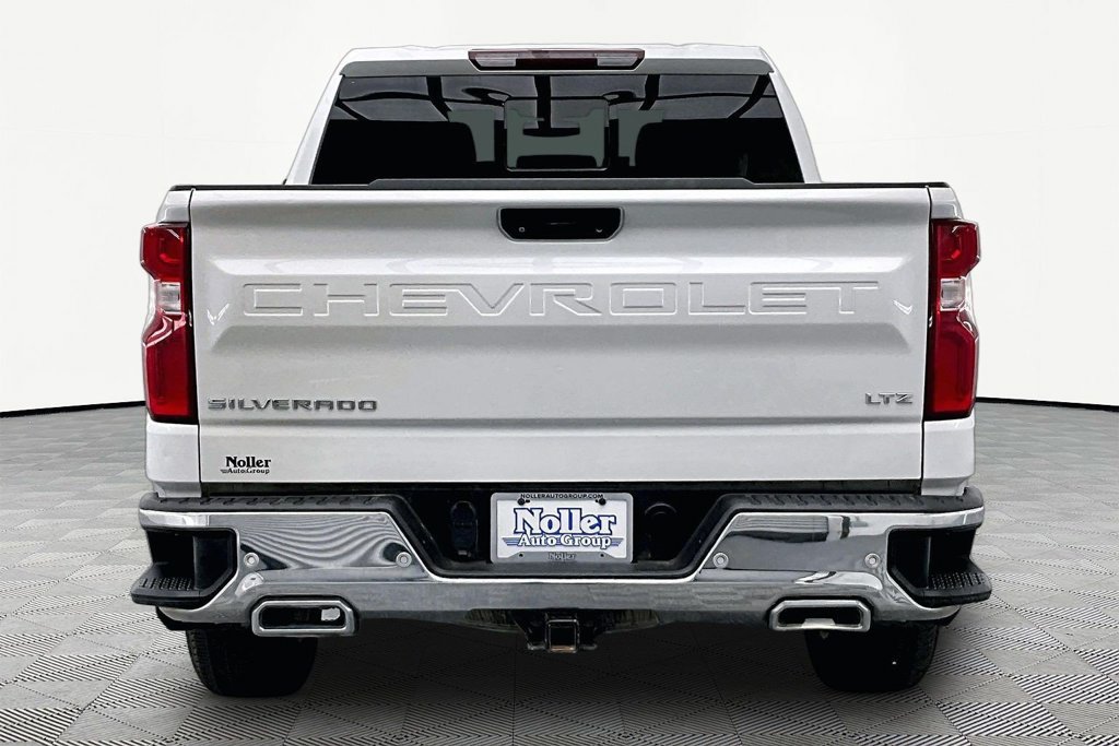 Used 2021 Chevrolet Silverado 1500 LTZ w/ Z71 Off-Road Package AWD/4WD image 4