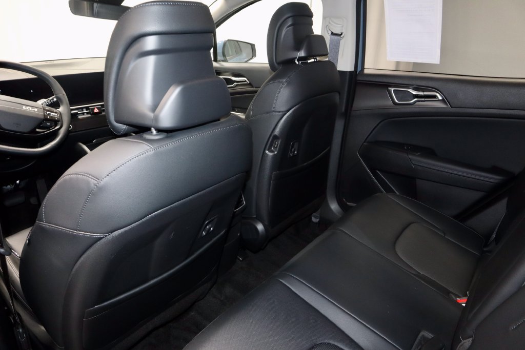 Used 2026 Kia Sportage EX AWD/4WD image 21