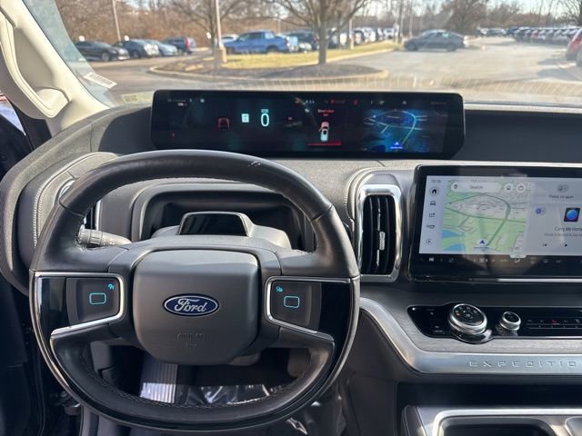 Certified 2025 Ford Expedition Platinum image 17