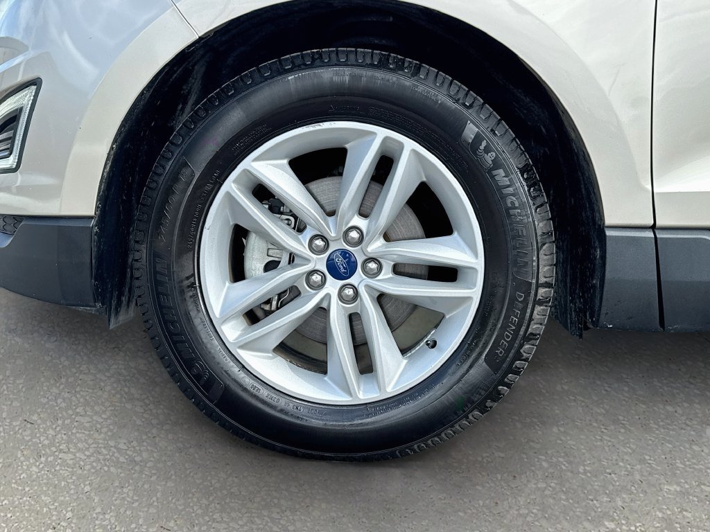 Certified 2018 Ford Edge SEL w/ Ford Safe & Smart Package FWD image 29