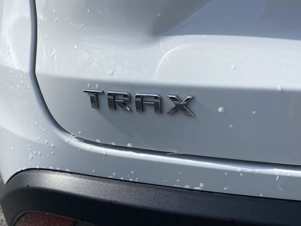 Used 2024 Chevrolet Trax LT FWD image 5