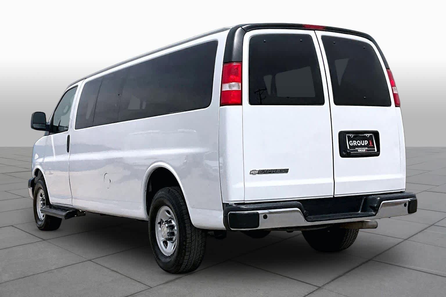 Used 2021 Chevrolet Express 3500 LT w/ LT Preferred Equipment Group RWD image 11