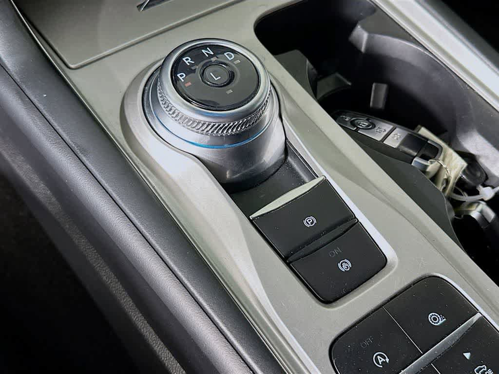 Certified 2024 Ford Explorer XLT RWD image 18
