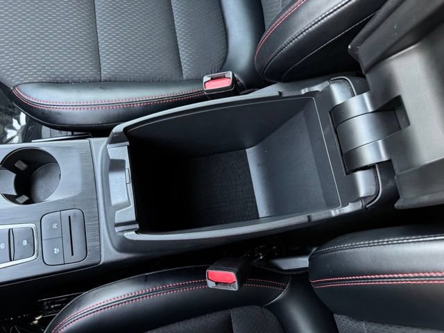 Certified 2025 Ford Escape ST-Line Select AWD/4WD image 25