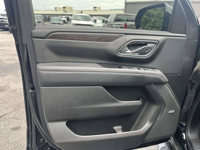 Used 2023 Chevrolet Tahoe Z71 w/ Luxury Package AWD/4WD image 19
