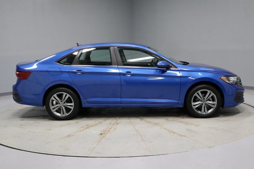 Used 2024 Volkswagen Jetta SE FWD image 12