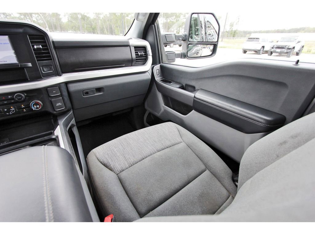 Certified 2025 Ford F250 XLT w/ FX4 Off-Road Package AWD/4WD image 12