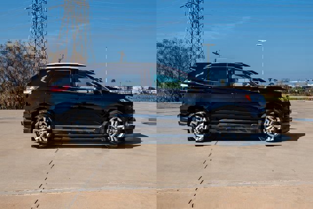 Certified 2019 Ford Edge SEL w/ Equipment Group 201A image 2