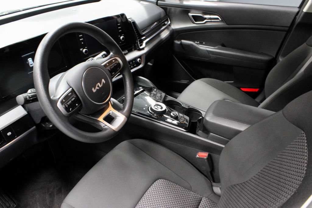 Used 2025 Kia Sportage LX AWD/4WD image 22