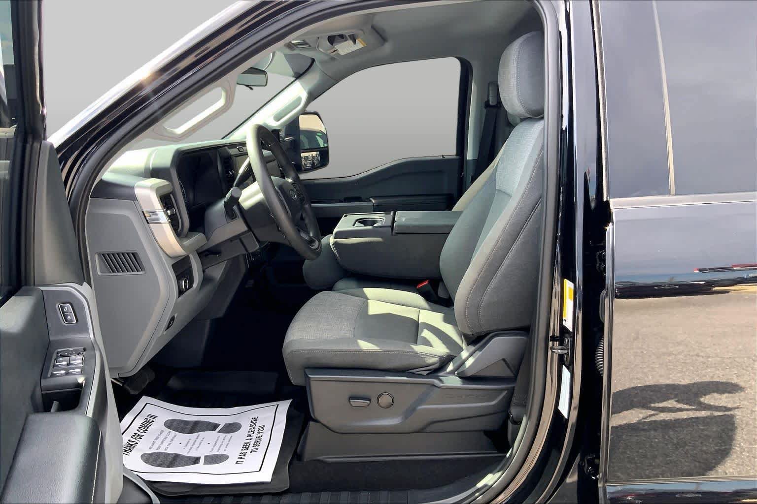 Certified 2025 Ford F250 XLT w/ 360-Degree Camera Package AWD/4WD image 8