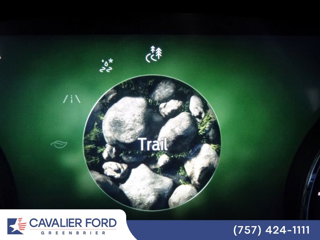 Certified 2022 Ford Explorer XLT w/ Equipment Group 202A RWD image 37