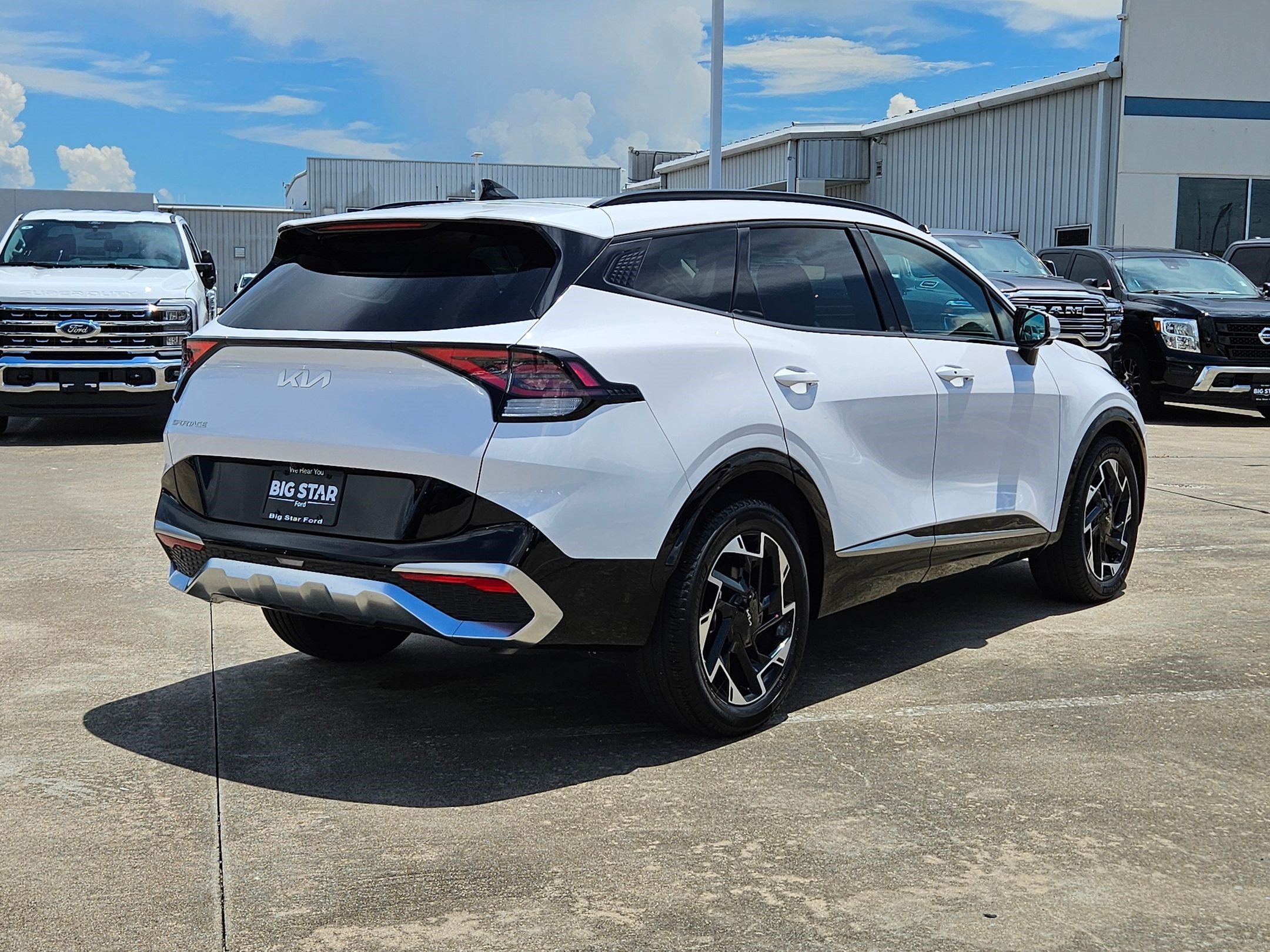 Used 2025 Kia Sportage SX FWD image 3