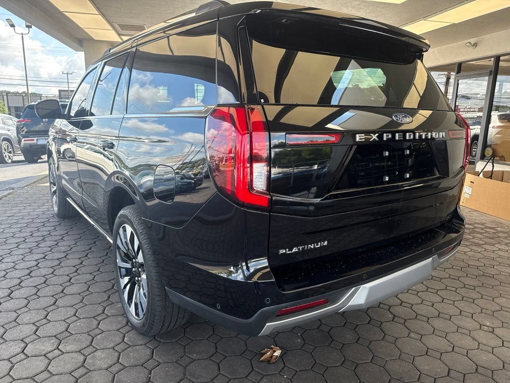 Certified 2025 Ford Expedition Platinum w/ Driver's Package AWD/4WD image 9