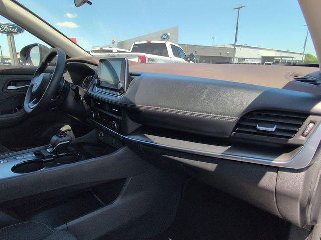 Used 2023 Nissan Rogue SV FWD image 19