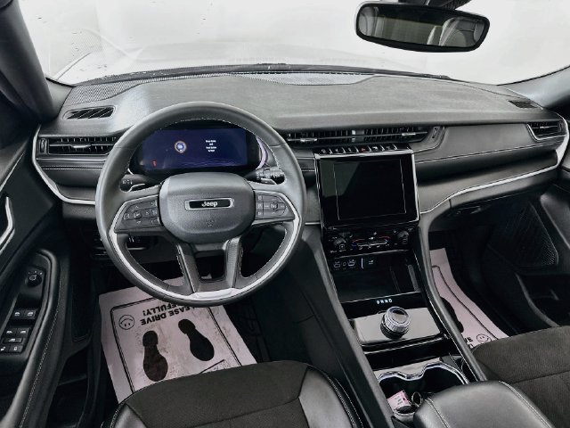 Used 2023 Jeep Grand Cherokee L Laredo AWD/4WD image 30