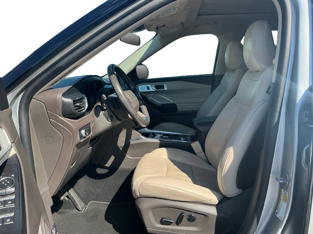 Certified 2020 Ford Explorer Platinum w/ Premium Technology Package AWD/4WD image 14