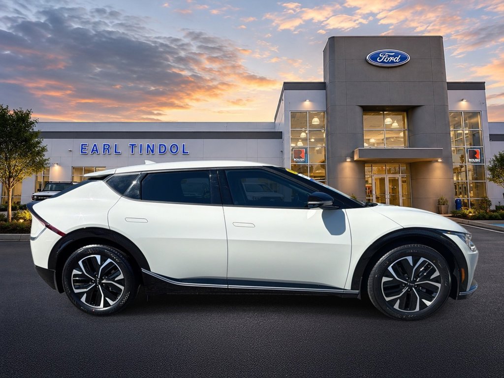 Used 2023 Kia EV6 Wind RWD image 9
