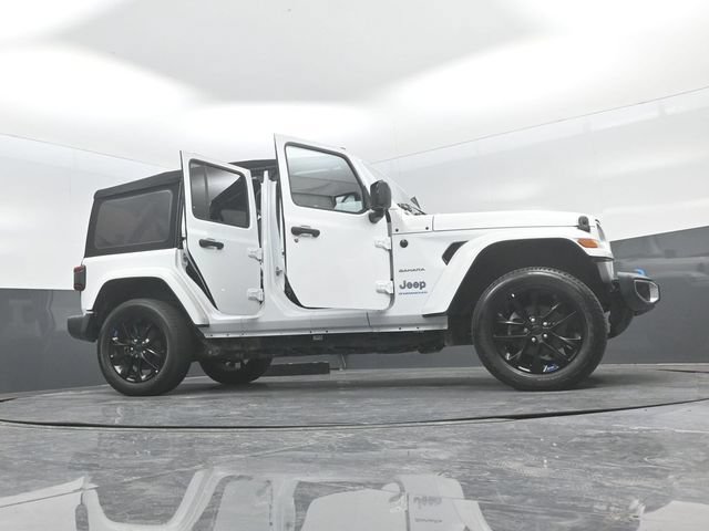 Used 2023 Jeep Wrangler Unlimited Sahara w/ Cold Weather Group AWD/4WD image 28