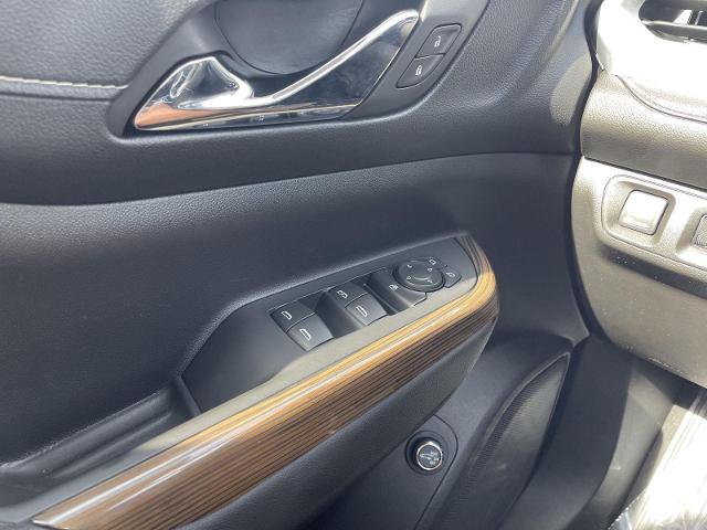 Used 2023 GMC Acadia SLE w/ Driver Convenience Package image 29