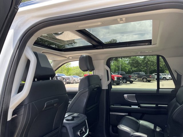 Certified 2025 Ford Expedition Max Platinum AWD/4WD image 11