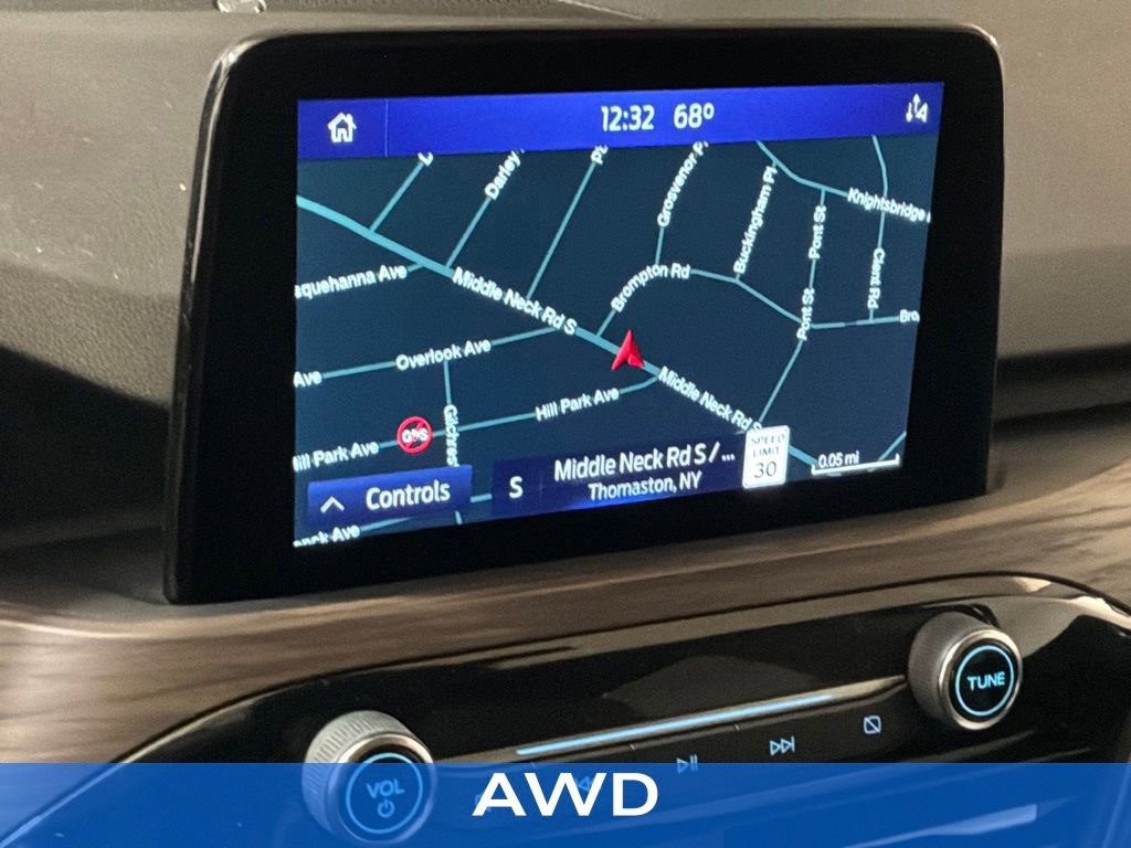 Certified 2020 Ford Escape Titanium AWD/4WD image 2