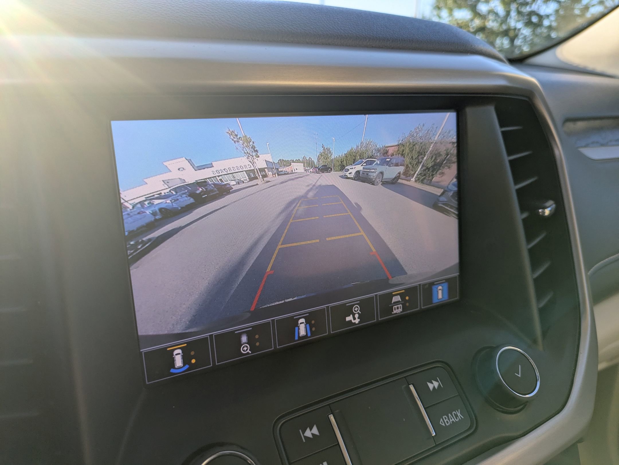 Used 2022 GMC Acadia Denali w/ Denali Ultimate Package image 24