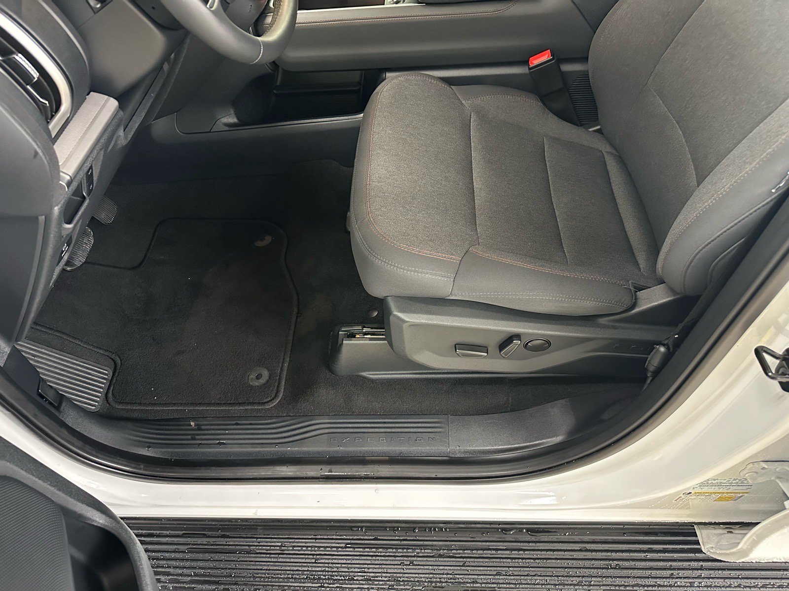 Certified 2025 Ford Expedition Active RWD image 18