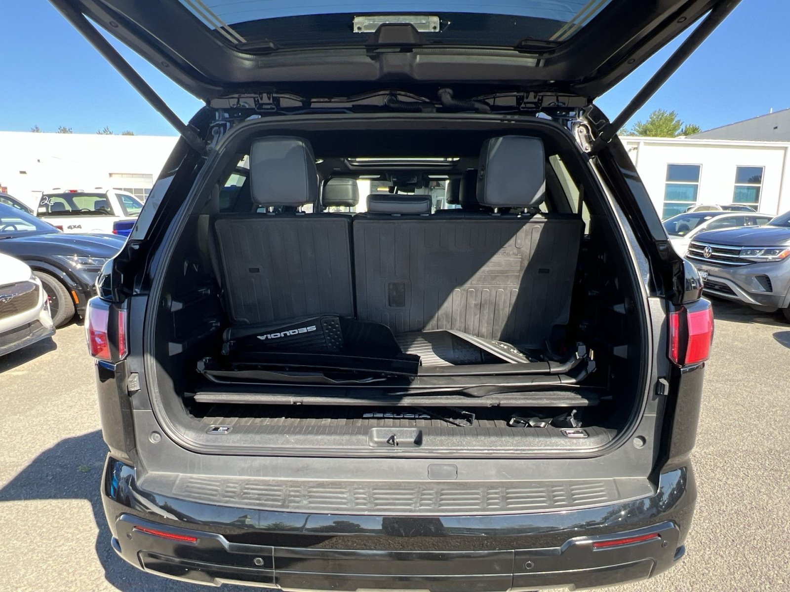 Used 2023 Toyota Sequoia Platinum AWD/4WD image 34