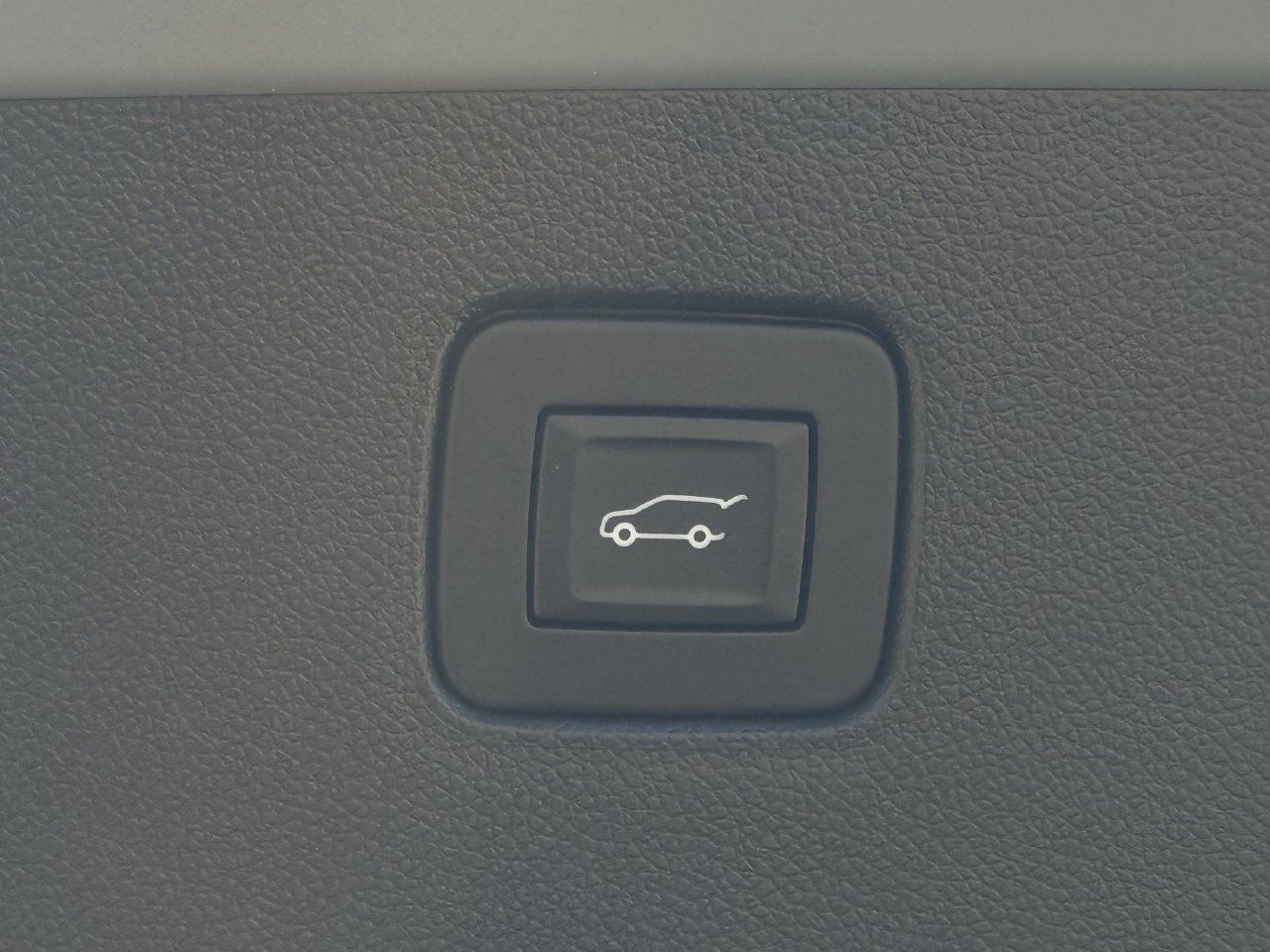 Used 2024 Buick Envista Sport Touring w/ Convenience I Package FWD image 28