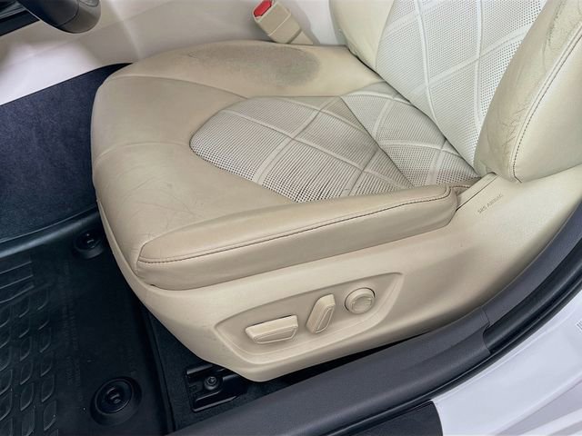 Used 2018 Toyota Camry L image 19