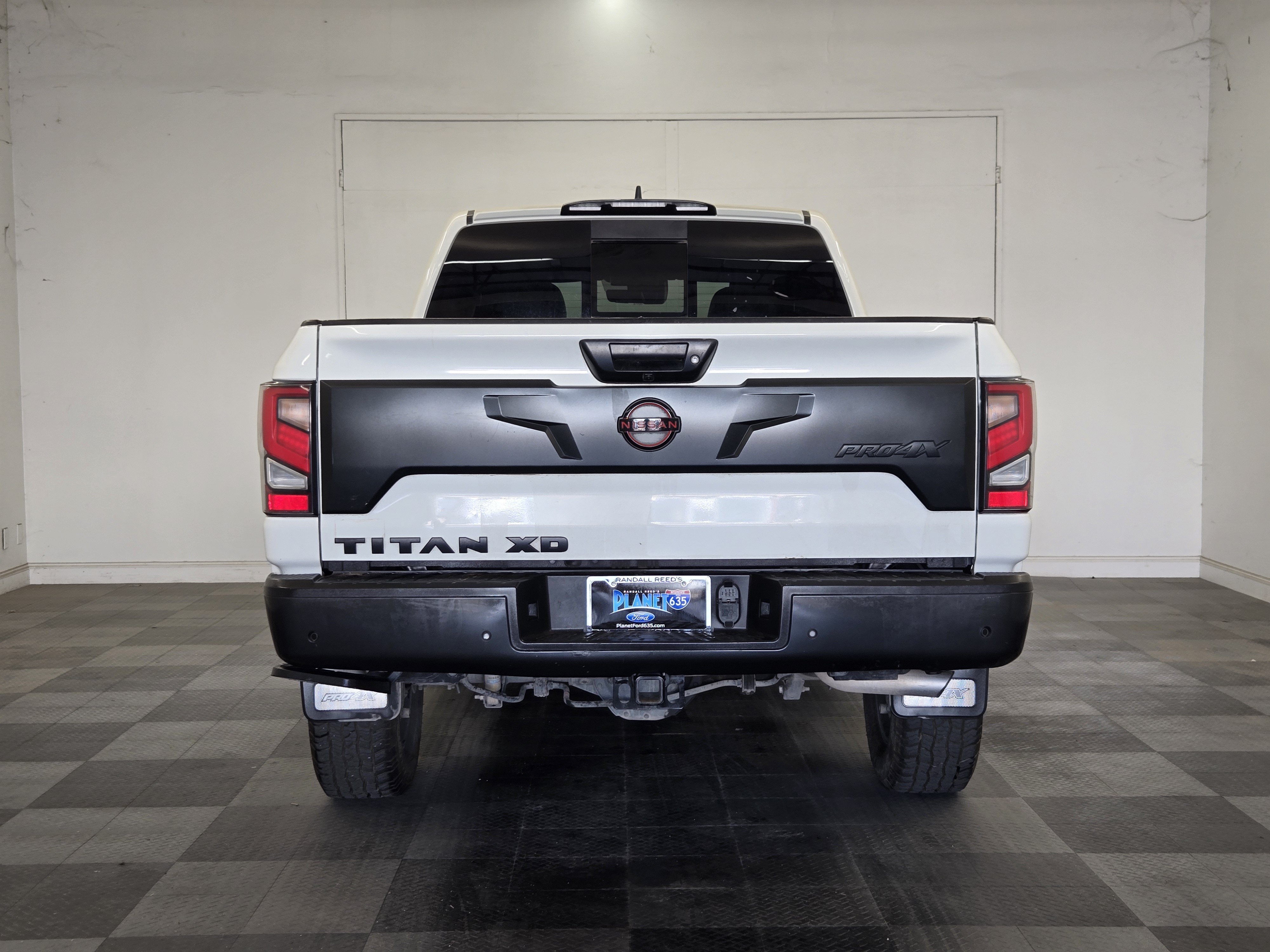 Used 2023 Nissan Titan PRO-4X w/ Pro-4x Convenience Package AWD/4WD image 6